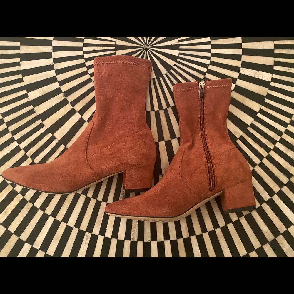 New without box Anthropologie Silent D Pink Rose Velvet Boots Size 38